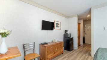 Room, 1 Bedroom | Interior
