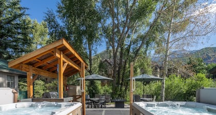 Mountainside Inn 418 1 Bedroom Hotel Room by Alpine Lodging Telluride