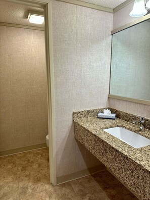 Room, 1 Bedroom | Bathroom - Mountainside Inn 117 1 Bedroom Hotel Room by Alpine Lodging Telluride (Telluride)