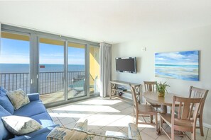 Condo, 1 quarto | Área de estar