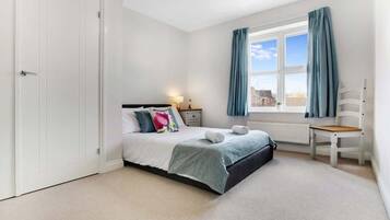 3 habitaciones, tabla de planchar con plancha, cuna de viaje y wifi