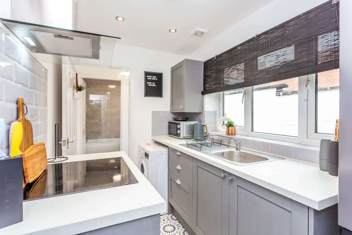 Fridge, microwave, oven, cookware/dishes/utensils