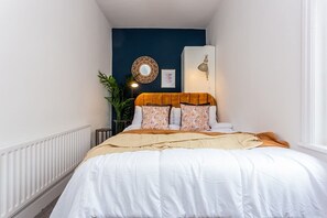 2 bedrooms, Internet, bed sheets