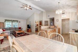 House, 2 Bedrooms | Dining - Seashell Memories 2 Bedroom Home by RedAwning (Rockport)