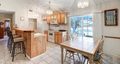 Seashell Memories 2 Bedroom Home by RedAwning