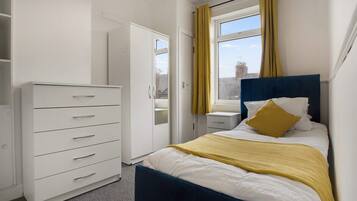 2 bedrooms, internet, bed sheets