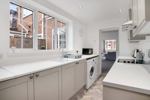 Comfortable three Bedroom Family Apartment
