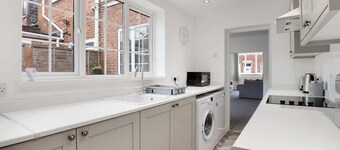 Comfortable three Bedroom Family Apartment