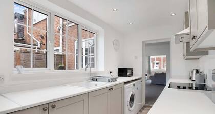 Comfortable three Bedroom Family Apartment