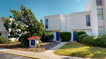 Condo, 2 Bedrooms | Bahagian luar