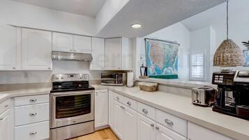 Kondominium, 3 kamar tidur | Dapur pribadi | Lemari es, oven, mesin pembuat kopi/teh, dan pemanggang roti