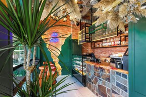 Dining - A new, clean, and cozy apartment in the city center. (Tashkent)