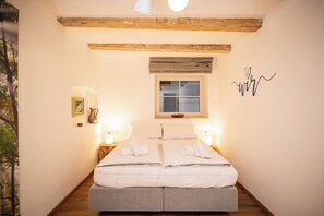 2 bedrooms, travel cot, free WiFi, bed sheets - Great accommodation in an old farmhouse (Nesselwang)