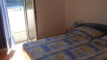 Apartment, Smoking | Exterior