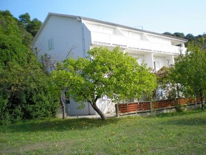 Apartment, Smoking | Exterior - Apartments Ren - 150 m From Beach (Rab)