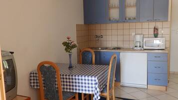 Apartment, Smoking | 1 bedroom