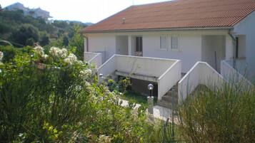 Apartment, Smoking | Exterior