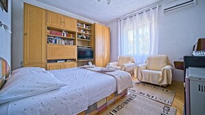 Unclassified image, 4 of 31, button - Apartments Pavo - 80 m From Beach (Postira)