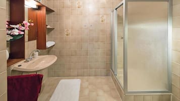 Douche, serviettes fournies