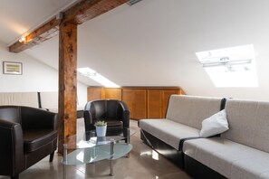 Apartment, Smoking