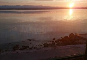 Room - Holiday Houses, Villas Villa Jadran - 10 m From Beach (Preko)