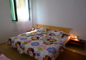 House | 2 bedrooms - Holiday Houses, Villas Villa Jadran - 10 m From Beach (Preko)