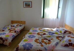 House | 2 bedrooms - Holiday Houses, Villas Villa Jadran - 10 m From Beach (Preko)