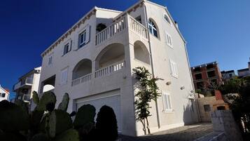 Apartment, Smoking | 1 bedroom