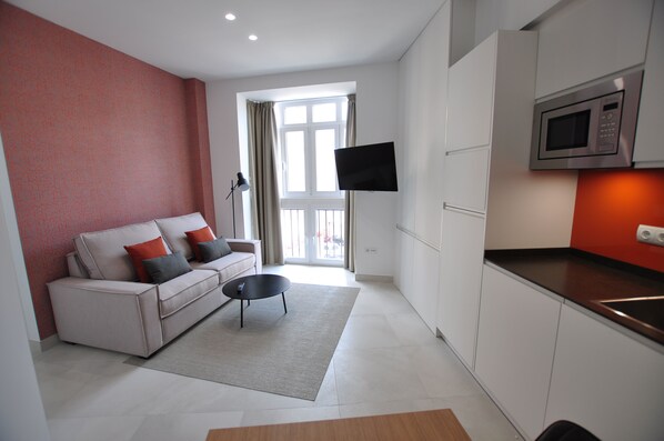 패밀리 아파트 | 전용 주방 | 대용량 냉장고, 전자레인지, 쿡탑, 커피/티 메이커