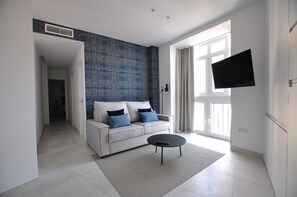 Family Apartment | Living area | Flat-screen TV - Capuchinos Cathedral (Málaga)