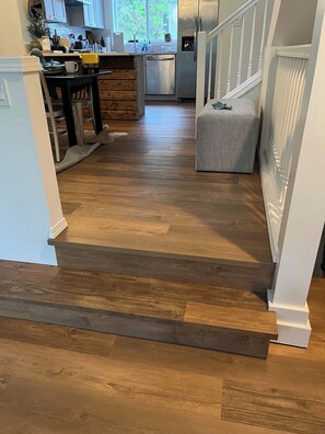 ثلاجة، ميكروويف، فرن، موقد طهي مسطح