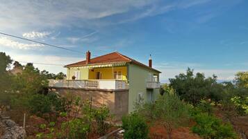 Apartment, Smoking | 3 bedrooms