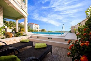 Room - Holiday Houses, Villas Filippo - With Pool (Primosten)