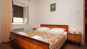 Unclassified image, 2 of 16, button - Apartments Zvone - at the Water Front (Sali)