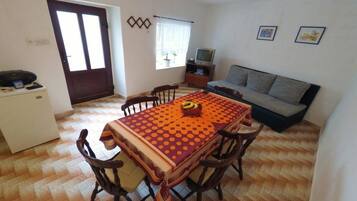 House, Smoking | 3 bedrooms