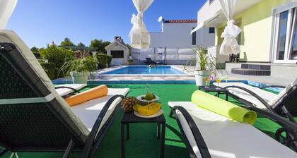 Holiday Houses, Villas JP