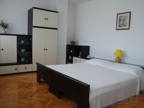 Apartment, Smoking | 4 bedrooms - Apartments Tea - 60 m From Beach (Supetar)