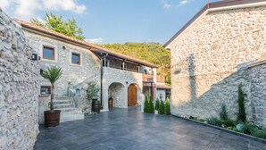 House | 3 bedrooms - Holiday Houses, Villas Leonarda - Luxury Stone House (Vinodol)