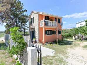 House | Exterior