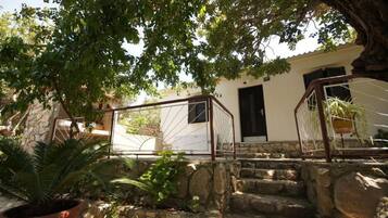 House, Smoking | 1 bedroom