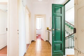 Interior - Bright, family-friendly apartment near the Gemelli Polyclinic Hospital (Roma)