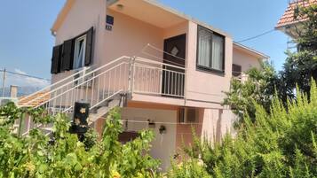 House, Smoking | 2 bedrooms