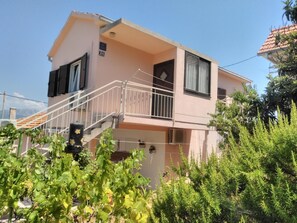 2 bedrooms