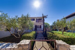 Exterior - Apartments Matkos - With Garden and Terrace (Nin)