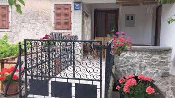 House, Smoking | 1 bedroom