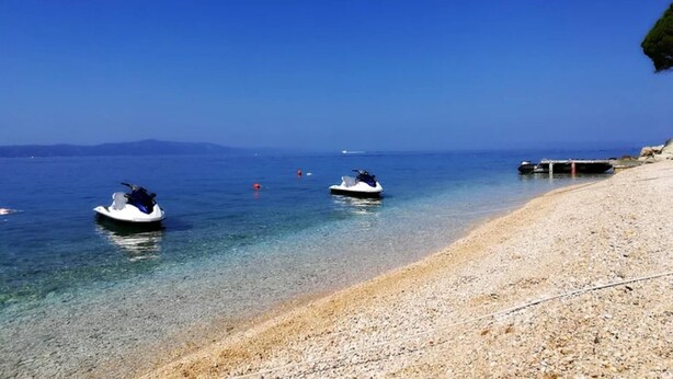 Apartment | Exterior - Apartments Blue - 100 m From Sandy Beach (Podgora)