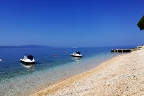 Apartment | Exterior - Apartments Blue - 100 m From Sandy Beach (Podgora)