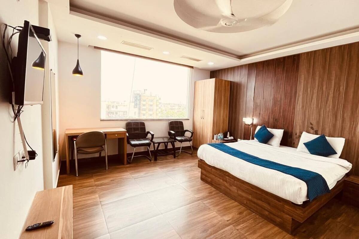 Chambre Deluxe double | Literie de qualité, minibar, bureau