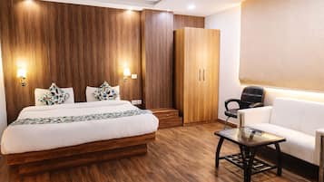 Suite | Sengetøy av topp kvalitet, minibar og skrivebord