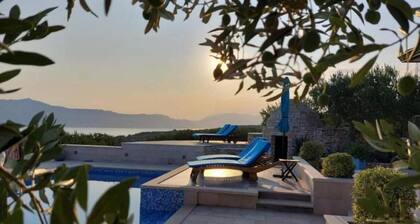 Holiday Houses, Villas Ita - With Pool and View